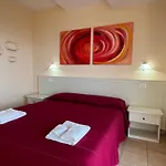 Residenza Domus Aurea Tropea- Vista Mare 3* سانتا دومينيكا
