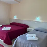 Residenza Domus Aurea Tropea- Vista Mare 3* سانتا دومينيكا