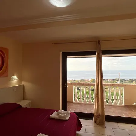 Residenza Domus Aurea Tropea- Vista Mare Pensjonat 3*