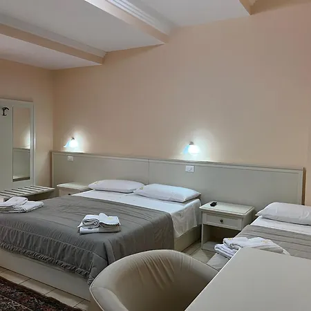 Pensjonat Residenza Domus Aurea Tropea- Vista Mare 3*