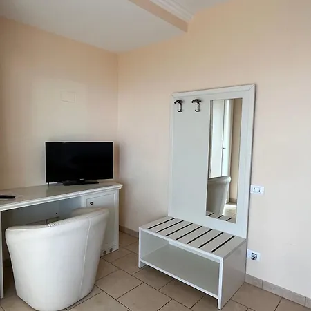 Πανσιόν Residenza Domus Aurea Tropea- Vista Mare 3*