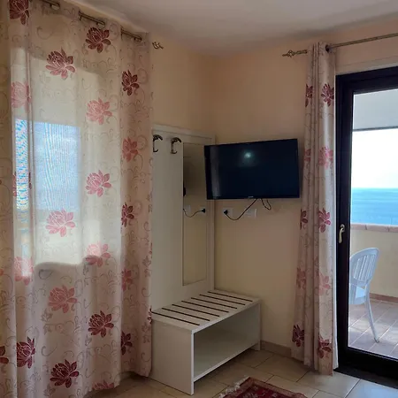 Pensjonat Residenza Domus Aurea Tropea- Vista Mare 3*
