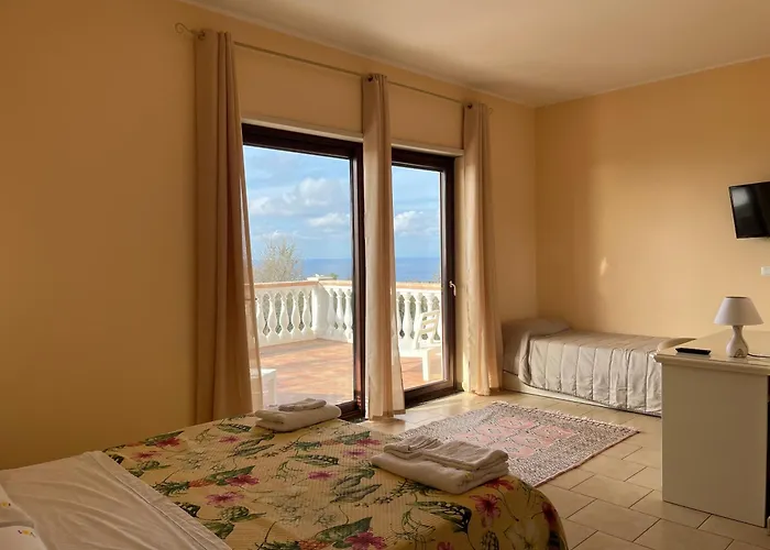 Residenza Domus Aurea Tropea- Vista Mare Guest house 3*