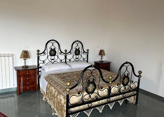 Residenza Domus Aurea Tropea- Vista Mare 招待所 圣多米尼卡