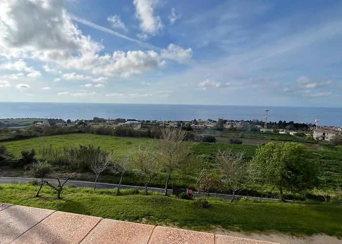 招待所 Residenza Domus Aurea Tropea- Vista Mare 圣多米尼卡